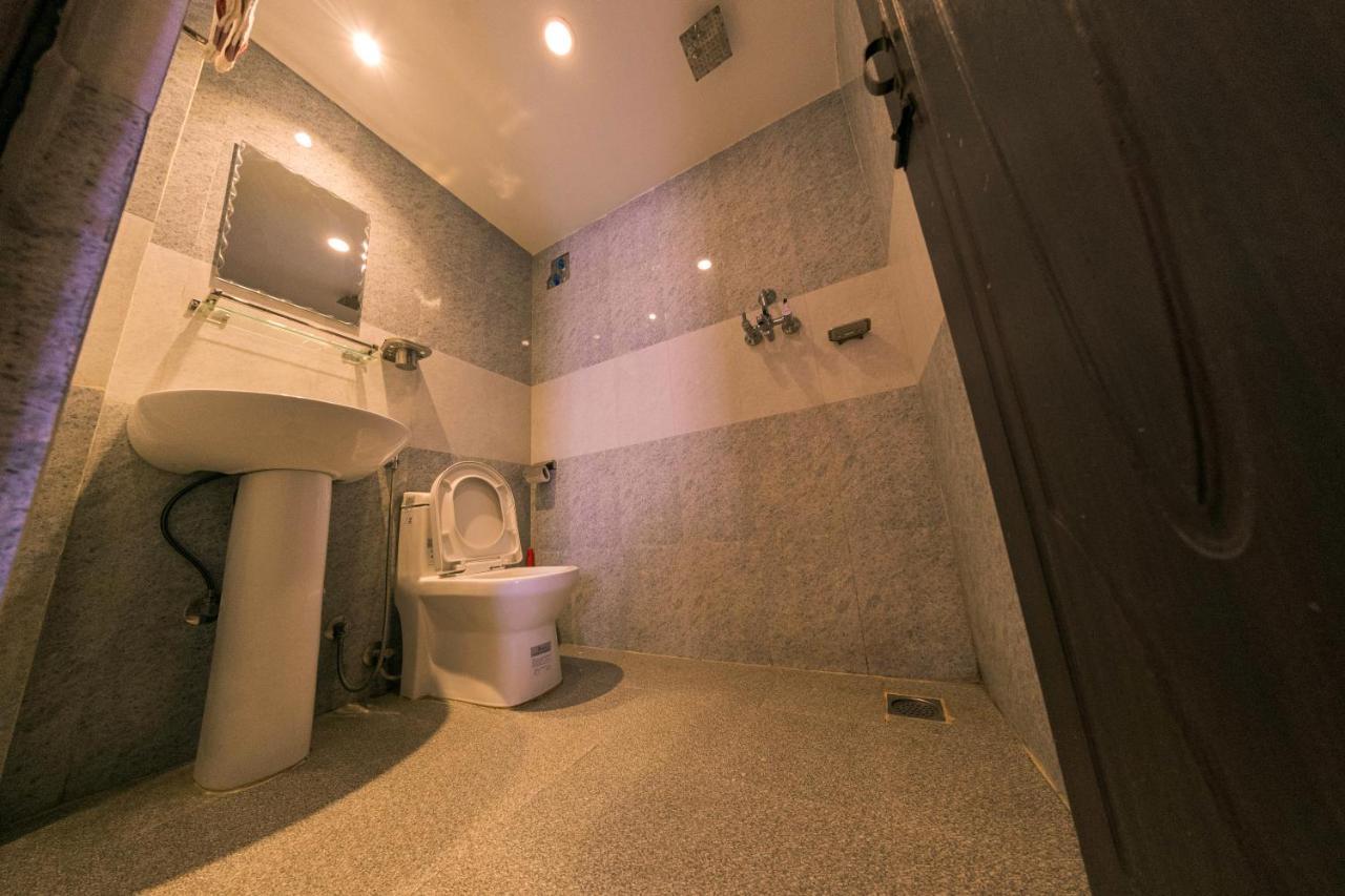 Hotel Chhimeki Катманду Екстериор снимка